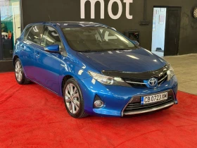 Toyota Auris Хибрид-Газ