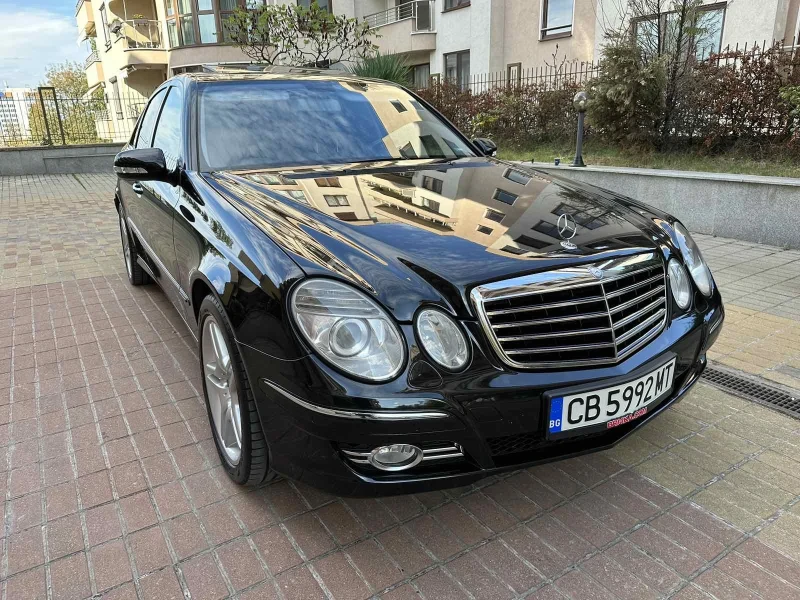 Mercedes-Benz E 350 4Мatic, снимка 1 - Автомобили и джипове - 47345269