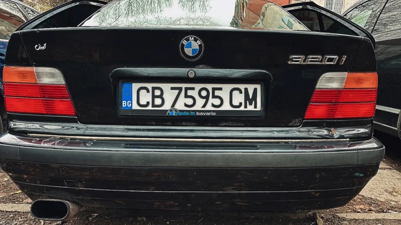 BMW 320, снимка 2 - Автомобили и джипове - 48340908