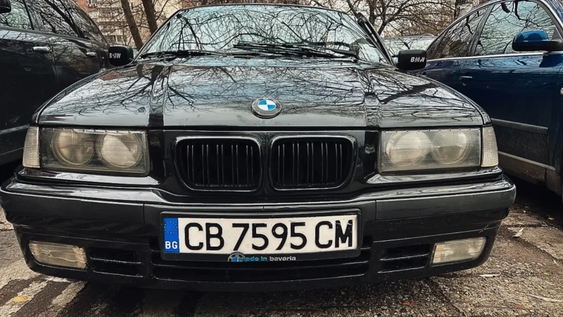 BMW 320, снимка 1 - Автомобили и джипове - 48340908