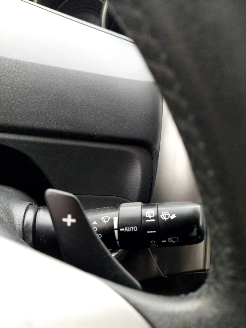 Toyota Verso 1.8 vvti automatic, снимка 11 - Автомобили и джипове - 49615291