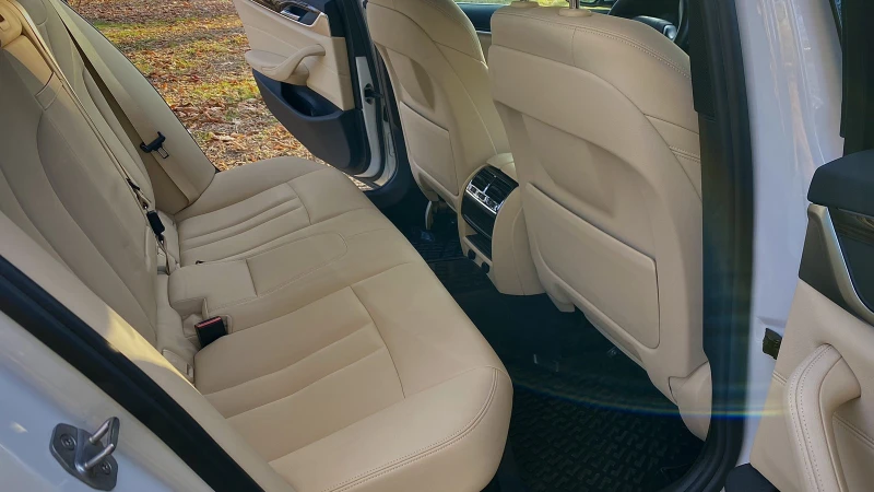 BMW 530  G30 SportLine, снимка 8 - Автомобили и джипове - 50186146