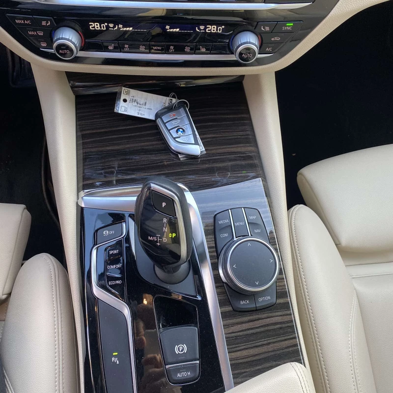 BMW 530  G30 SportLine, снимка 11 - Автомобили и джипове - 50186146