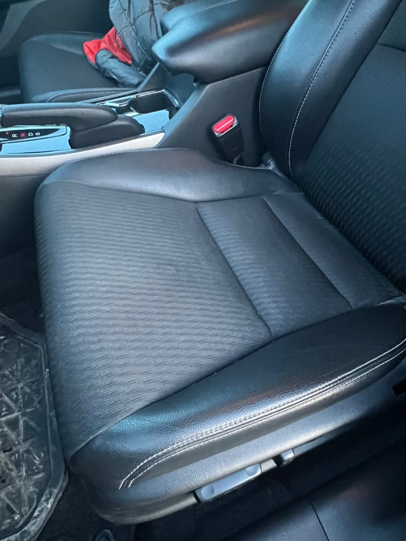 Honda Accord 2.4 Sport facelift, снимка 12 - Автомобили и джипове - 52816440