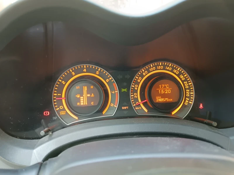 Toyota Auris 1.6 газ/бензин , снимка 6 - Автомобили и джипове - 51396995