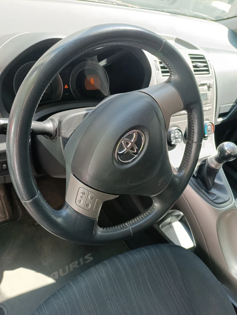 Toyota Auris 1.6 газ/бензин , снимка 3 - Автомобили и джипове - 51396995