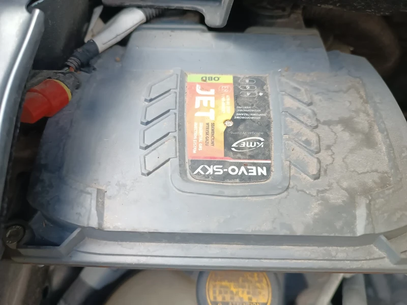 Toyota Auris 1.6 газ/бензин , снимка 9 - Автомобили и джипове - 51396995