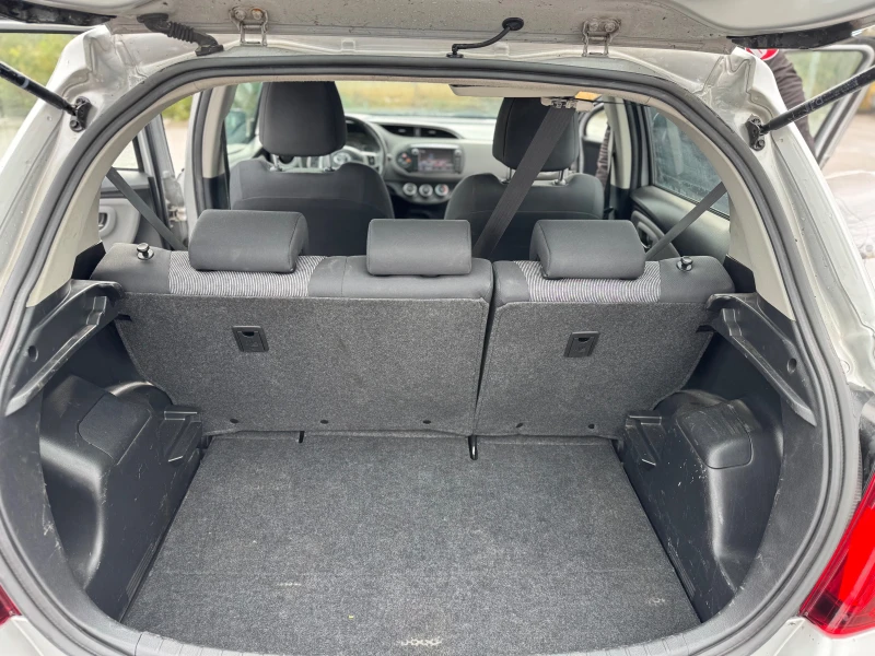 Toyota Yaris 1.3VVT-I-AUTO-NAVI, снимка 14 - Автомобили и джипове - 52097336