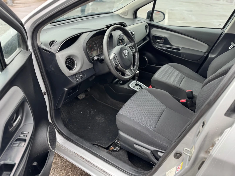Toyota Yaris 1.3VVT-I-AUTO-NAVI, снимка 8 - Автомобили и джипове - 52097336
