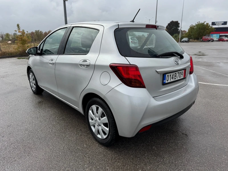 Toyota Yaris 1.3VVT-I-AUTO-NAVI, снимка 5 - Автомобили и джипове - 52097336