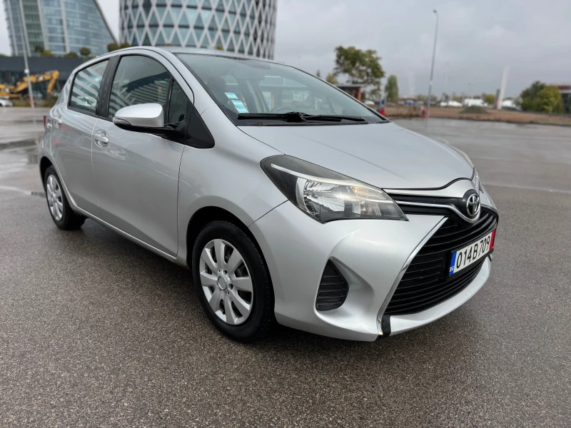 Toyota Yaris 1.3VVT-I-AUTO-NAVI