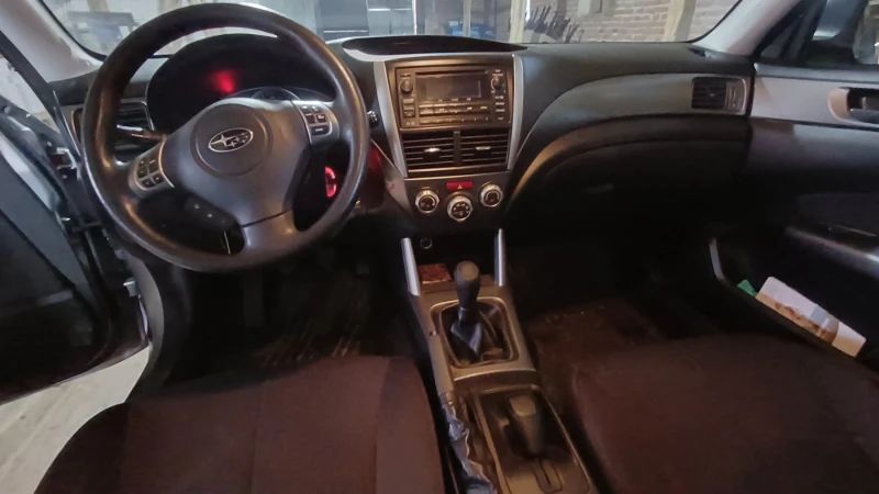 Subaru Forester комби, снимка 11 - Автомобили и джипове - 52616450