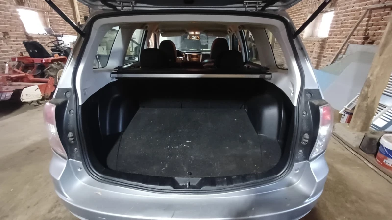 Subaru Forester комби, снимка 5 - Автомобили и джипове - 52616450