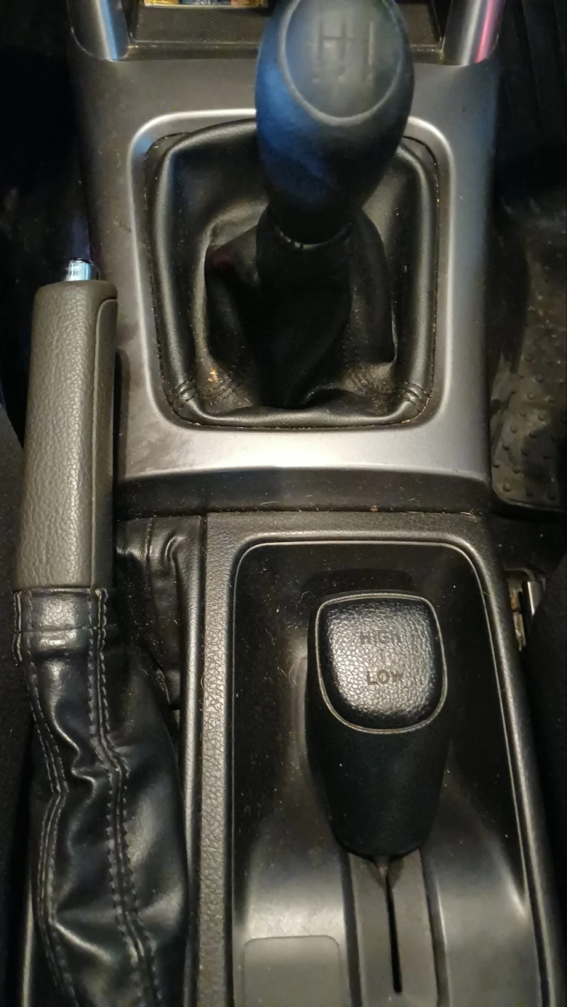 Subaru Forester комби, снимка 9 - Автомобили и джипове - 52616450