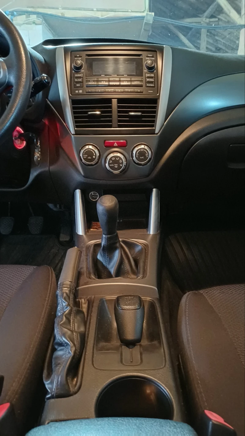 Subaru Forester комби, снимка 16 - Автомобили и джипове - 52616450