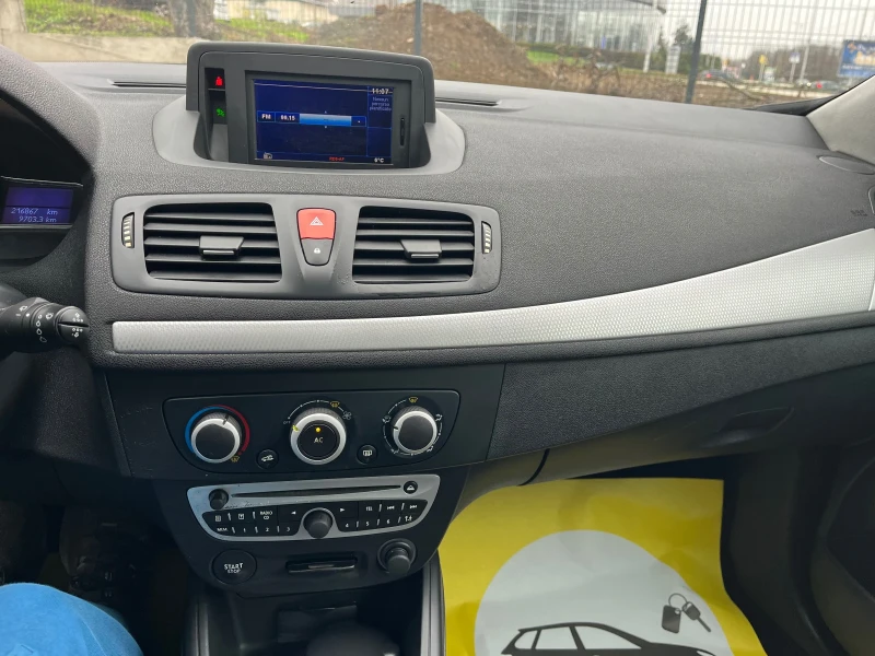 Renault Megane 1.5dci, снимка 13 - Автомобили и джипове - 52637790