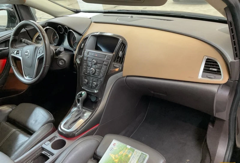 Opel Astra 1.6i Turbo 170hp Automat Edition Premium, снимка 4 - Автомобили и джипове - 52663080