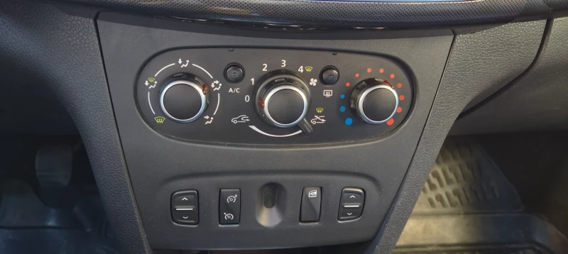 Dacia Logan 0.9 turbo STEPWAY, снимка 12 - Автомобили и джипове - 53102552