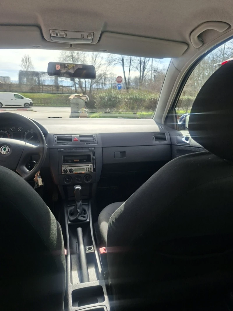 Skoda Fabia, снимка 11 - Автомобили и джипове - 53559746