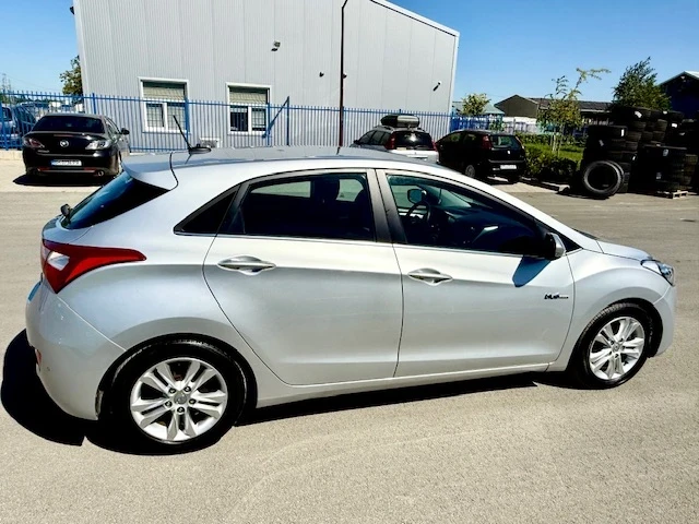 Hyundai I30 1.6CRDI-НАВИ-КАМЕРА - изображение 3