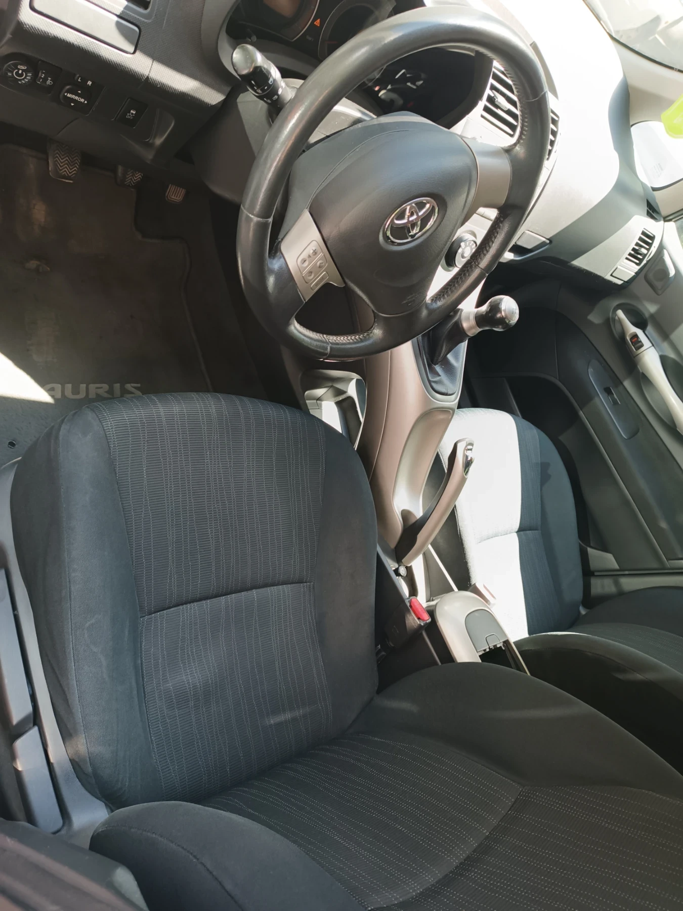 Toyota Auris 1.6 газ/бензин  - изображение 4