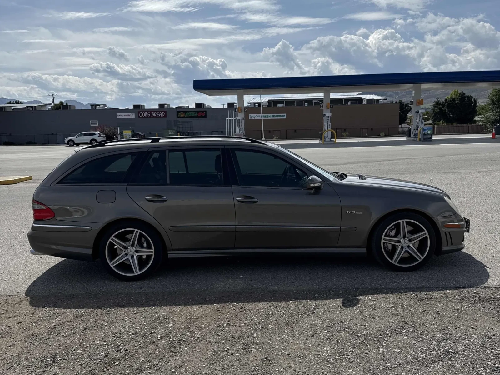 Mercedes-Benz E 63 AMG * АвтоКредит*  - изображение 3
