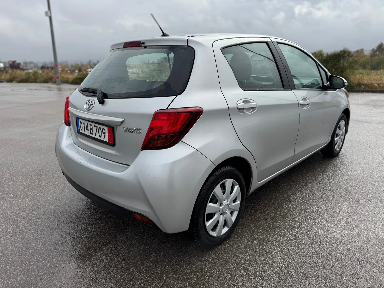 Toyota Yaris 1.3VVT-I - изображение 4