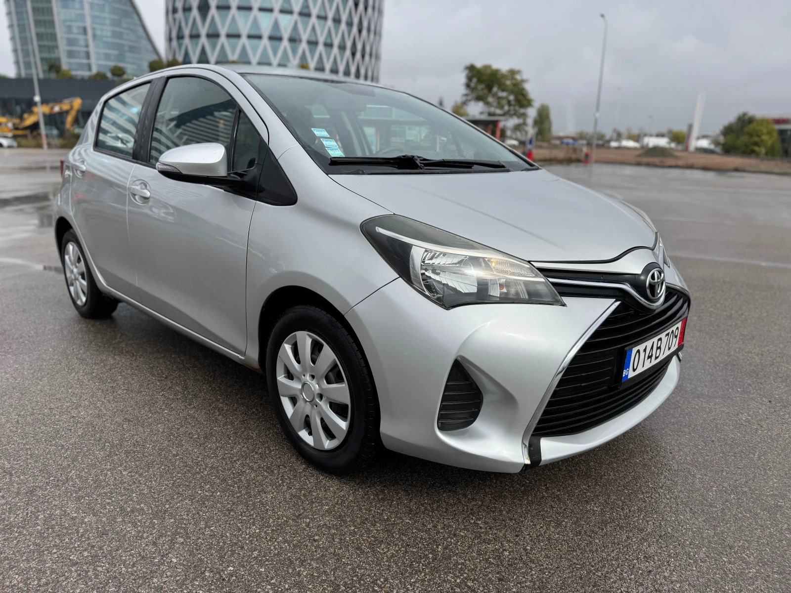 Toyota Yaris 1.3VVT-I - изображение 2