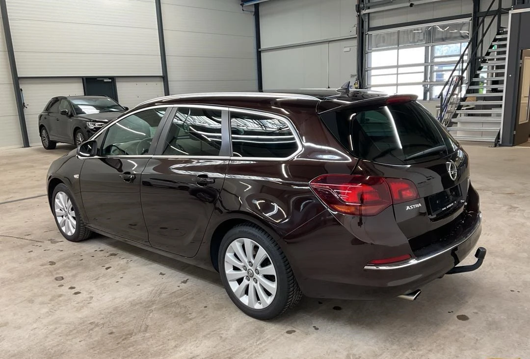 Opel Astra 1.6i Turbo 170hp Automat Edition Premium - изображение 2