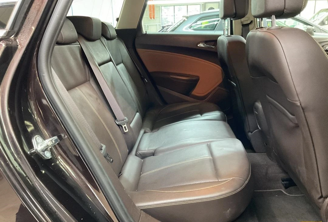 Opel Astra 1.6i Turbo 170hp Automat Edition Premium - изображение 9