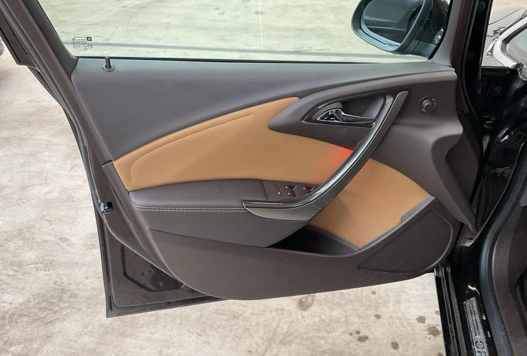 Opel Astra 1.6i Turbo 170hp Automat Edition Premium - изображение 10