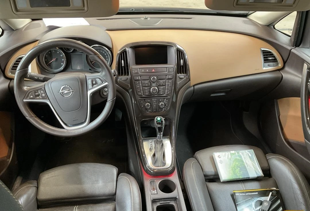 Opel Astra 1.6i Turbo 170hp Automat Edition Premium - изображение 5