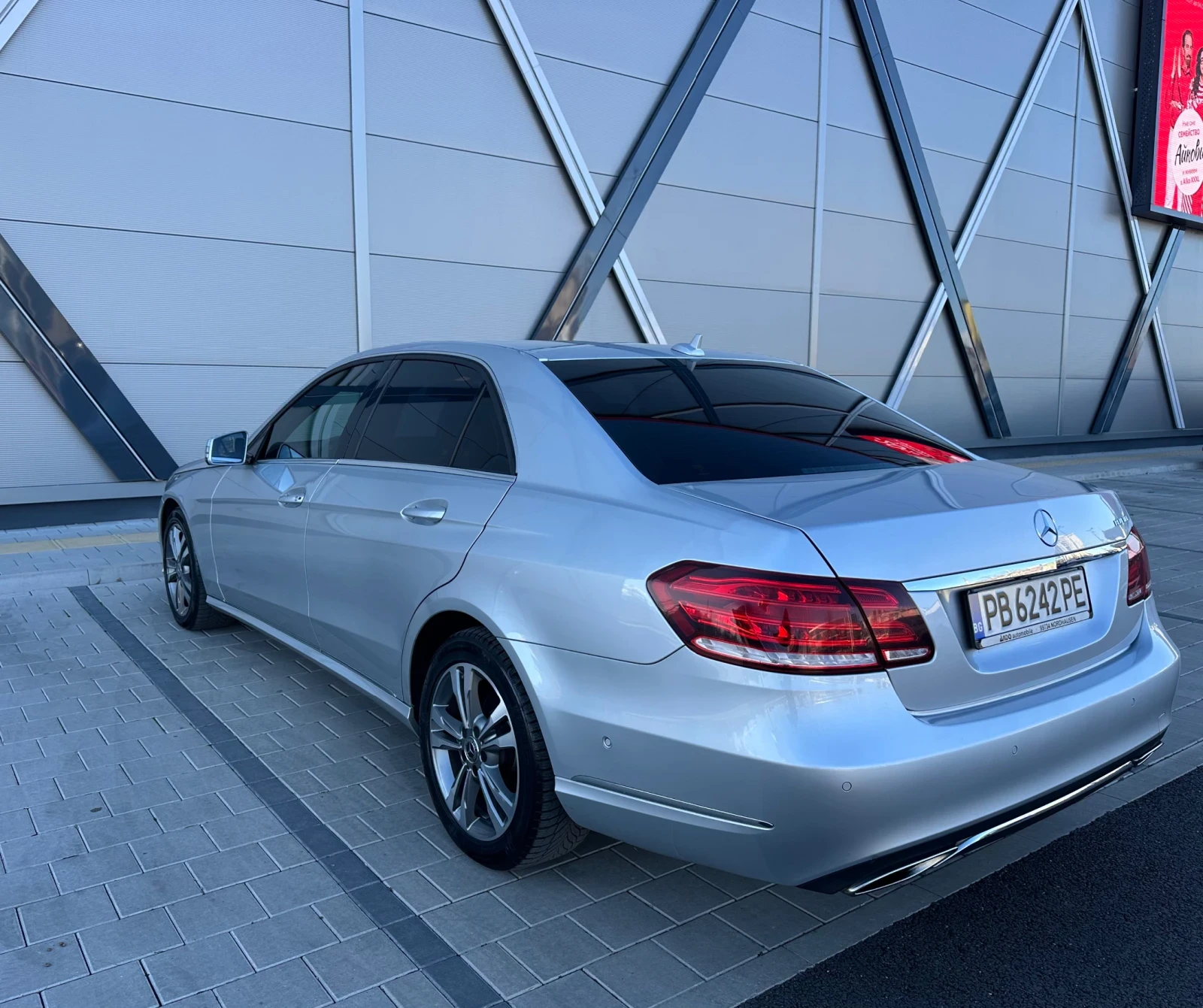 Mercedes-Benz E 220 Bluetec  Avantgarde, 9G Tronic , Камера , Обслужен - изображение 5