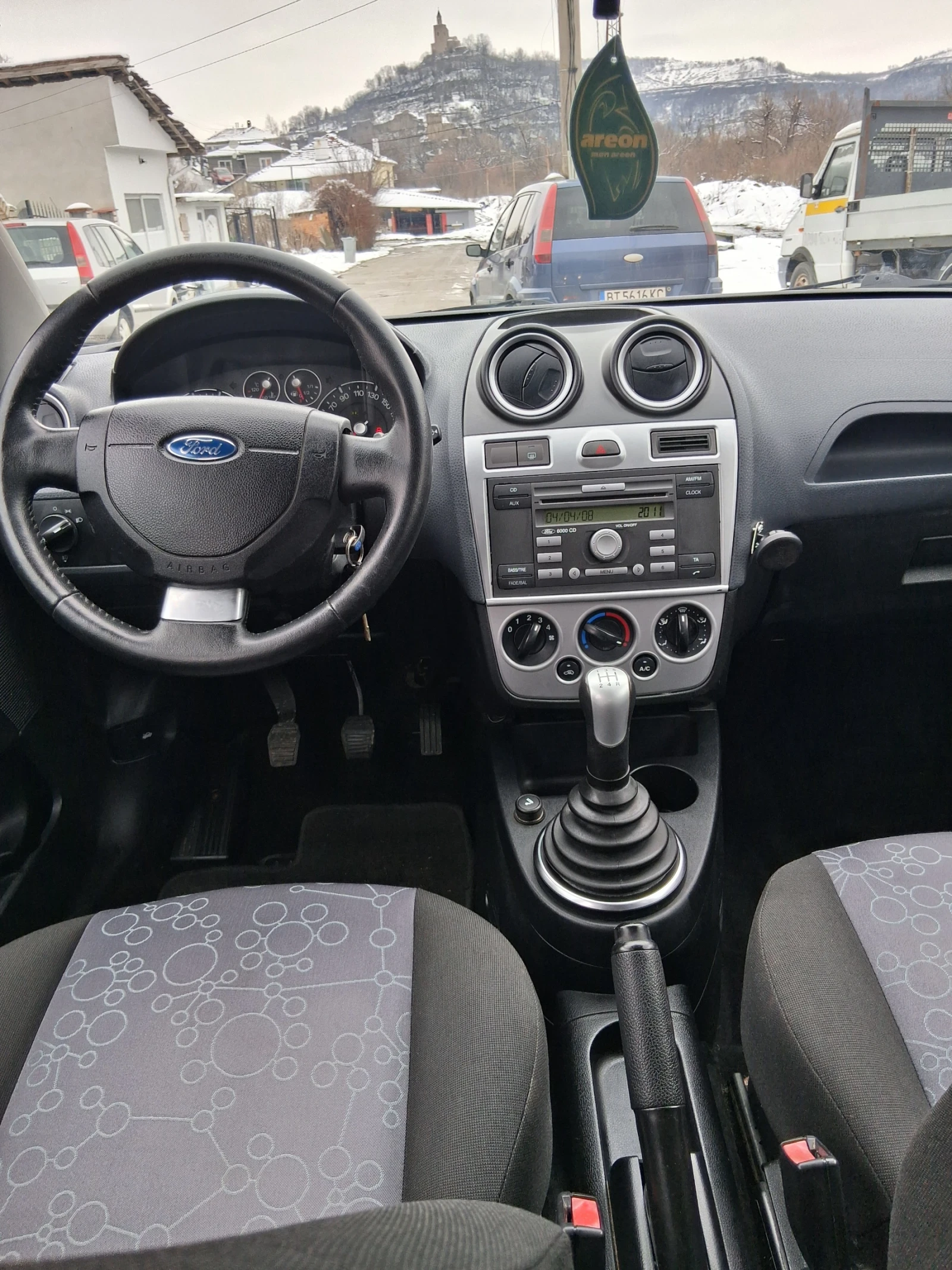 Ford Fiesta 1.4i, снимка 10 - Автомобили и джипове - 53738010