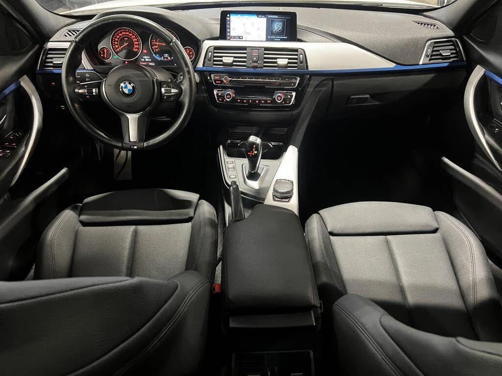 BMW 330 3 Series* 330i* xDrive* АвтоКредит* (ЦЕНА ДО БГ), снимка 10 - Автомобили и джипове - 53934900