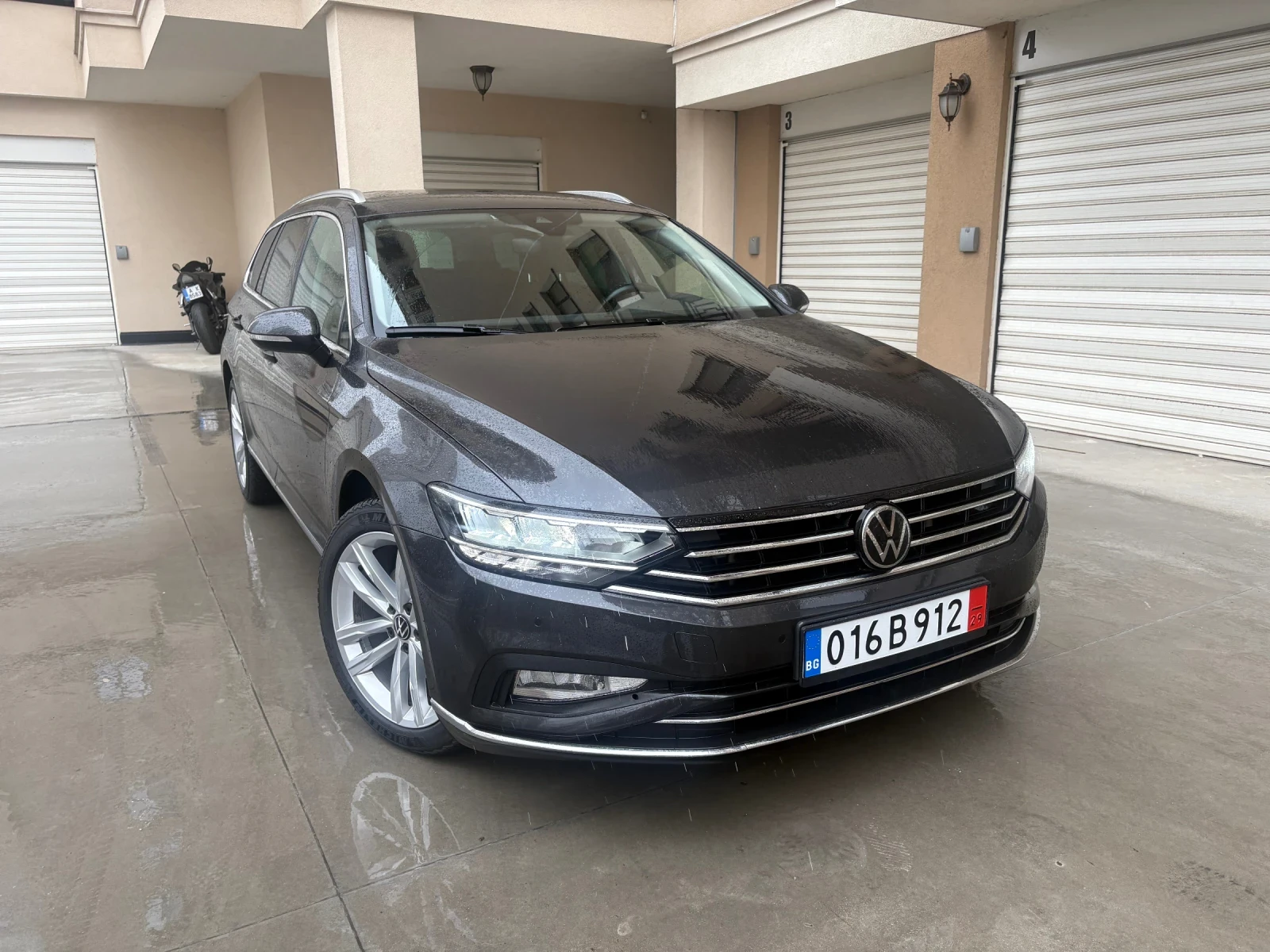 VW Passat Elegance, Digital, История, Напълно Обслужен, снимка 2 - Автомобили и джипове - 54064528
