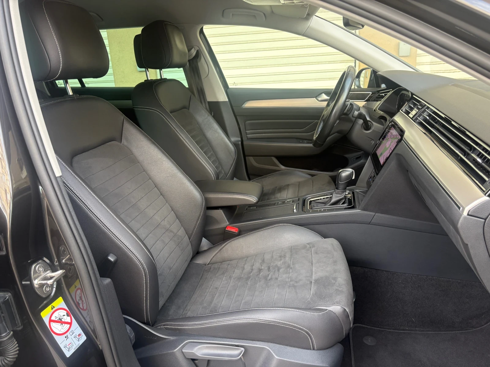 VW Passat Elegance, Digital, История, Напълно Обслужен, снимка 10 - Автомобили и джипове - 54064528