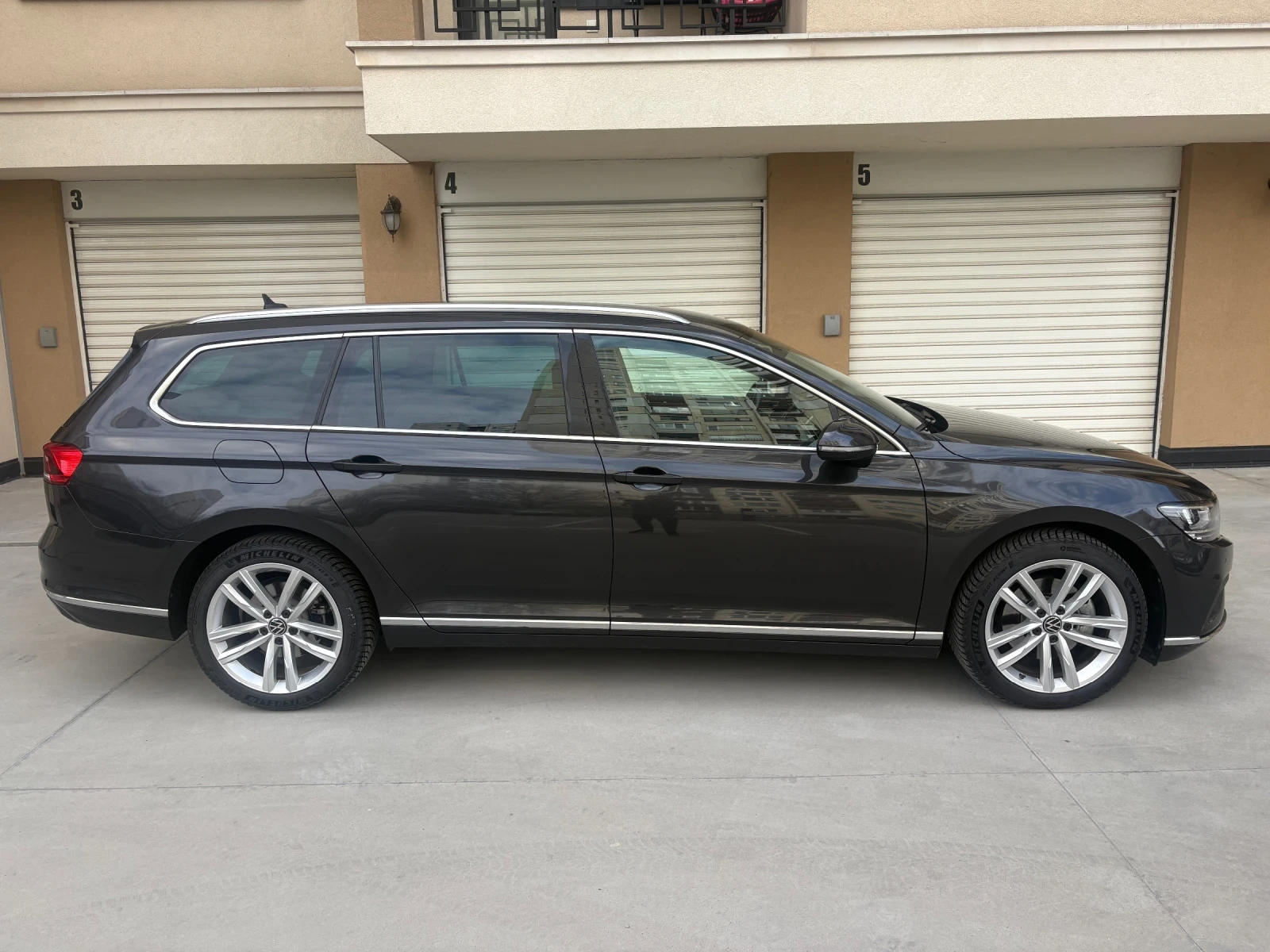 VW Passat Elegance, Digital, История, Напълно Обслужен, снимка 8 - Автомобили и джипове - 54064528