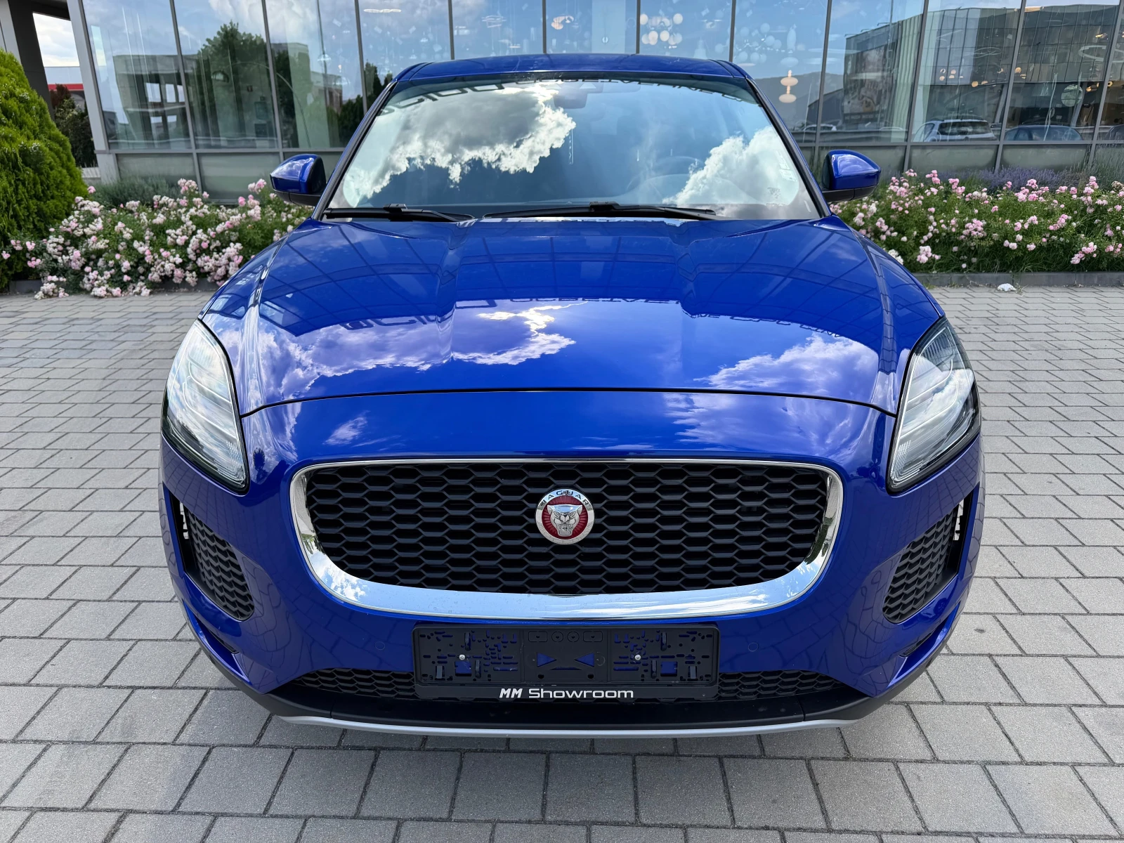 Jaguar E-pace 40500KM-2.0D-НАВИ-КАМЕРА-ПОДГРЕВ, снимка 2 - Автомобили и джипове - 54913642