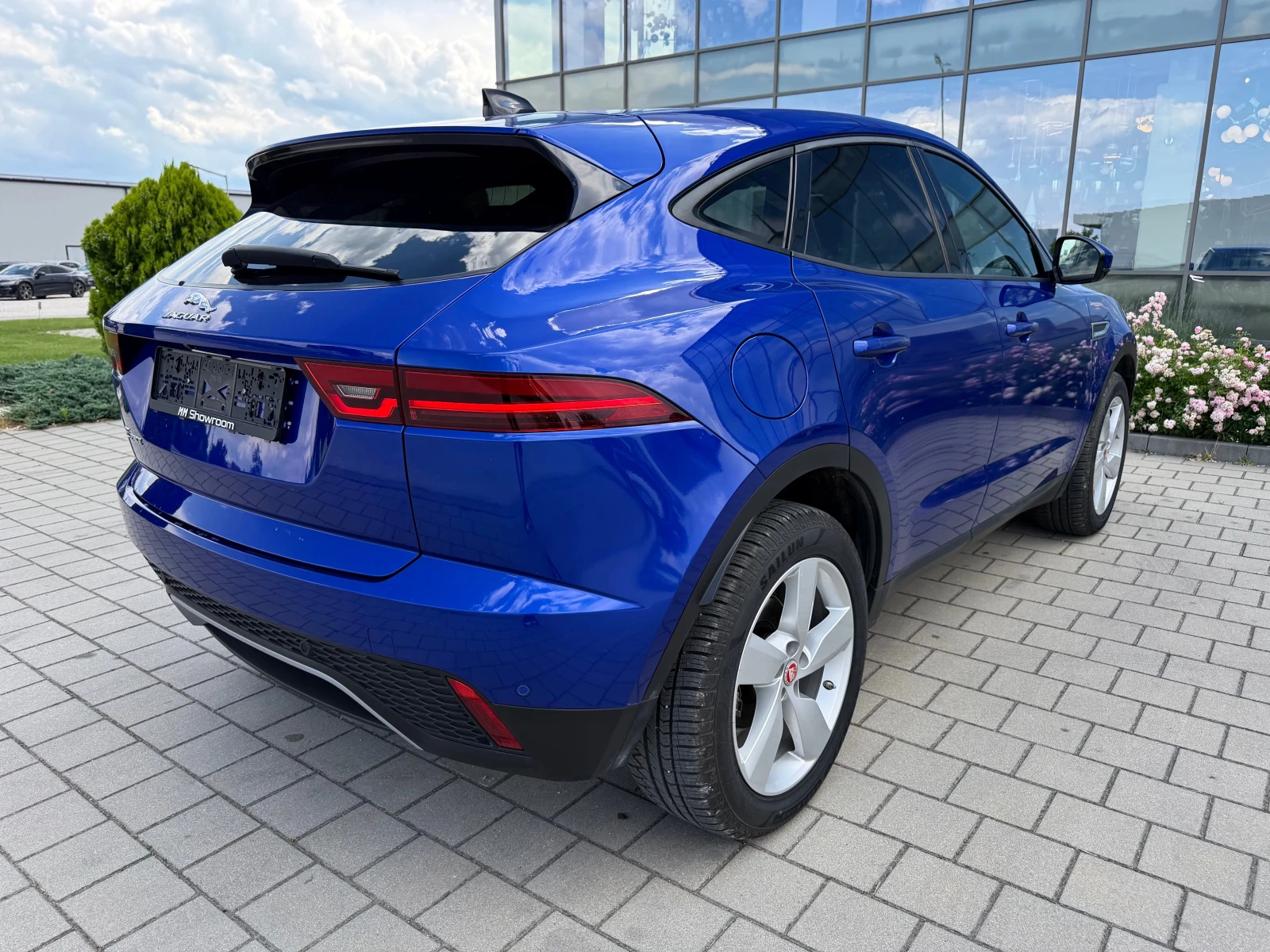 Jaguar E-pace 40500KM-2.0D-НАВИ-КАМЕРА-ПОДГРЕВ, снимка 5 - Автомобили и джипове - 54913642