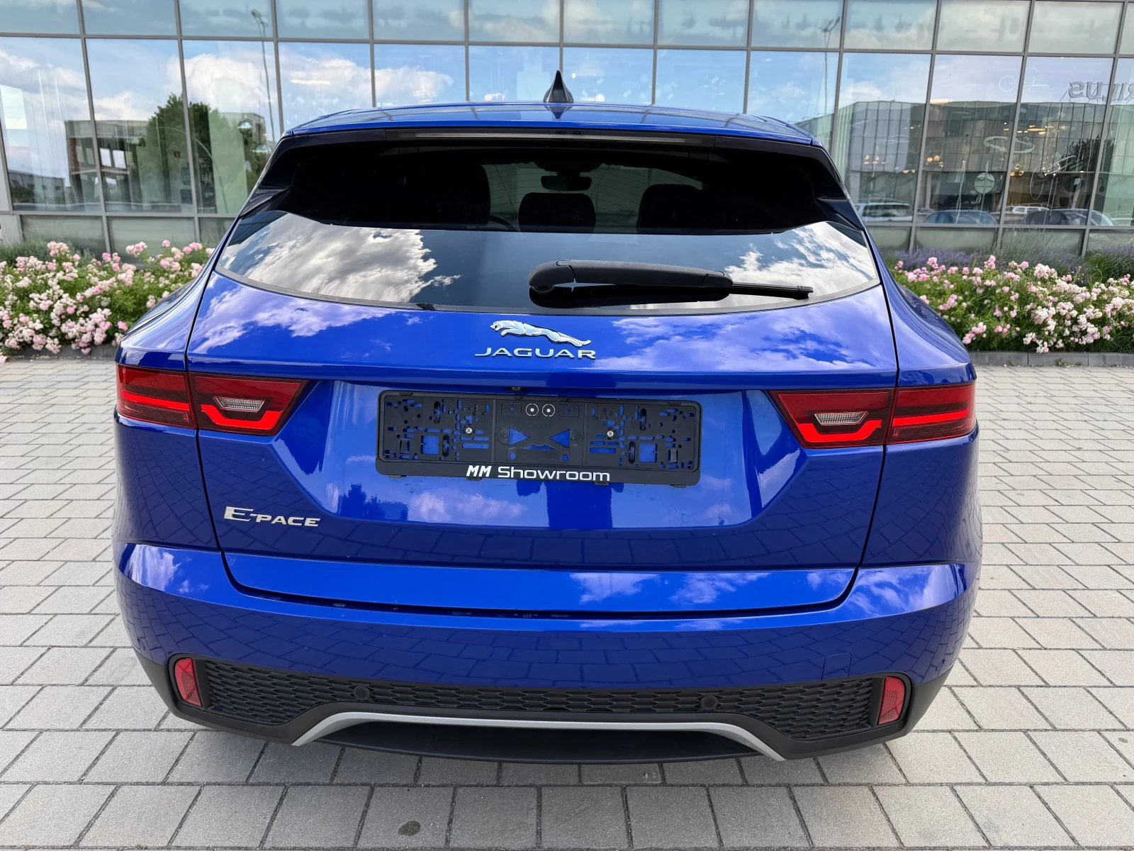 Jaguar E-pace 40500KM-2.0D-НАВИ-КАМЕРА-ПОДГРЕВ, снимка 6 - Автомобили и джипове - 54913642