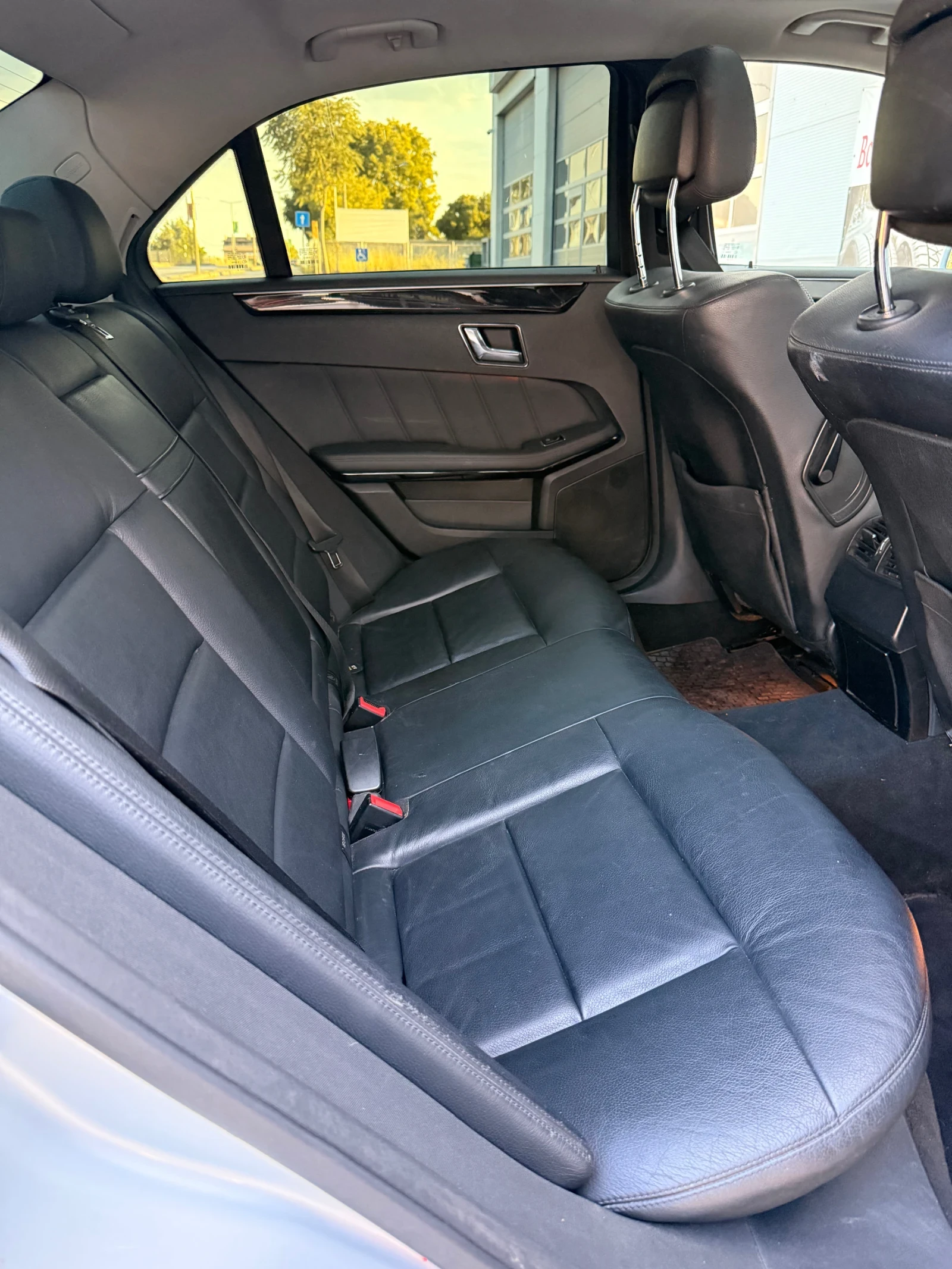 Mercedes-Benz E 350, снимка 11 - Автомобили и джипове - 55064607