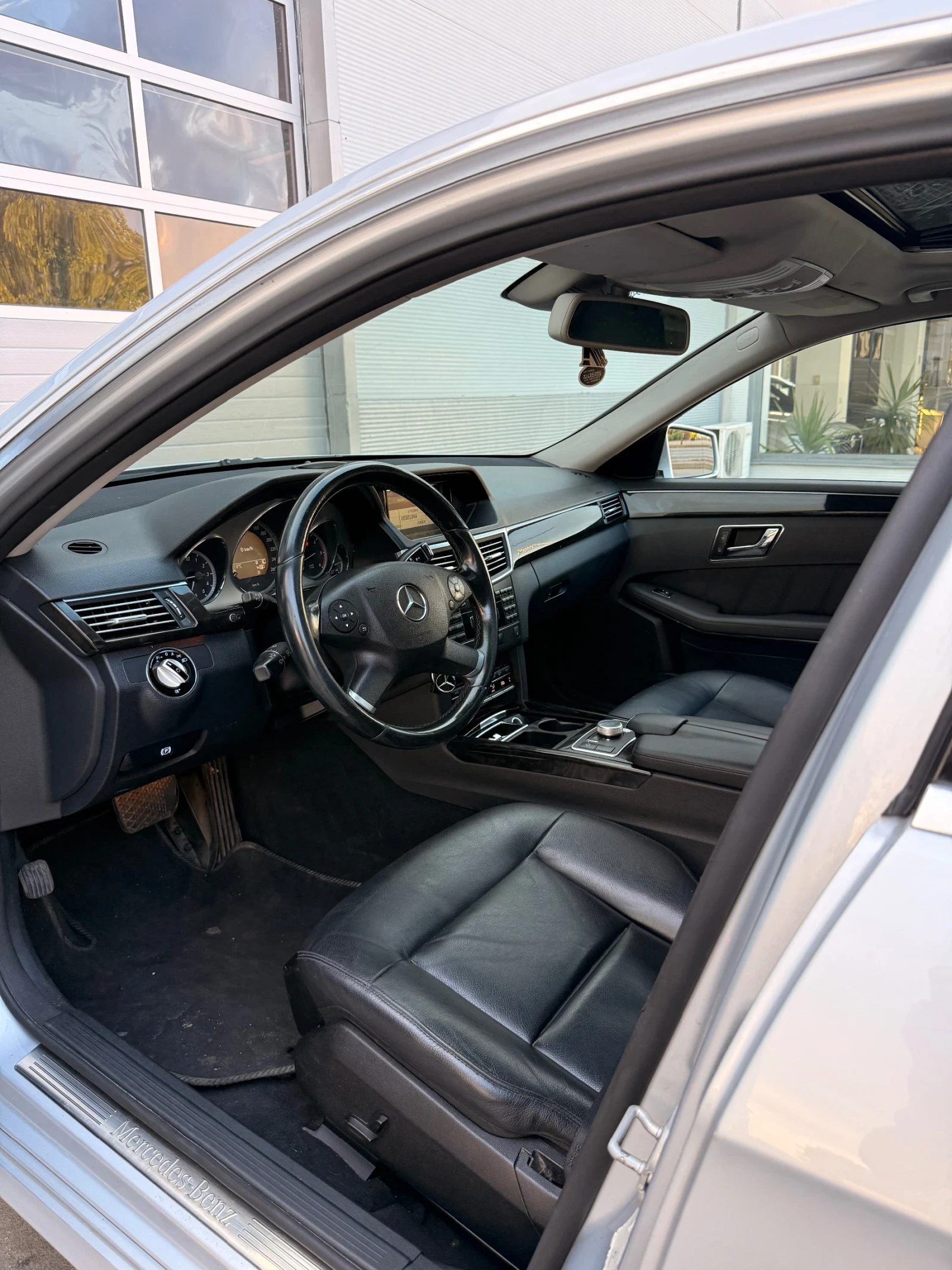 Mercedes-Benz E 350, снимка 9 - Автомобили и джипове - 55064607