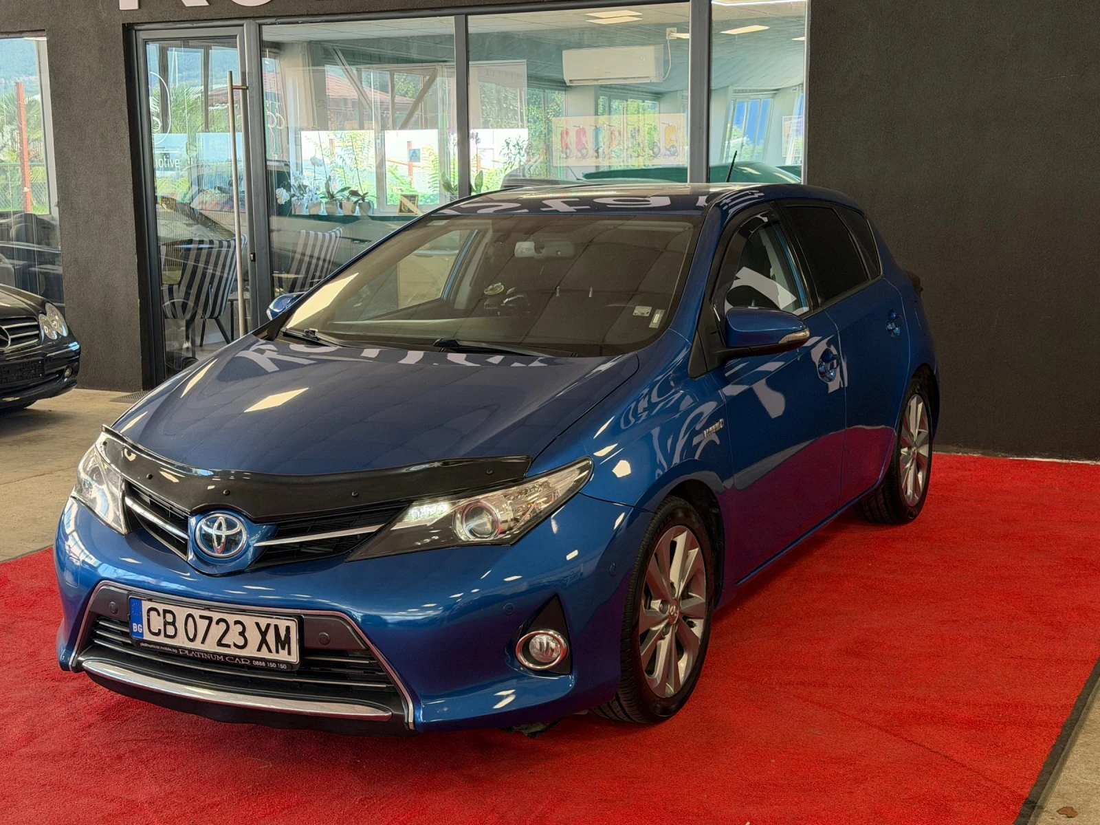 Toyota Auris Хибрид-Газ, снимка 3 - Автомобили и джипове - 55445209