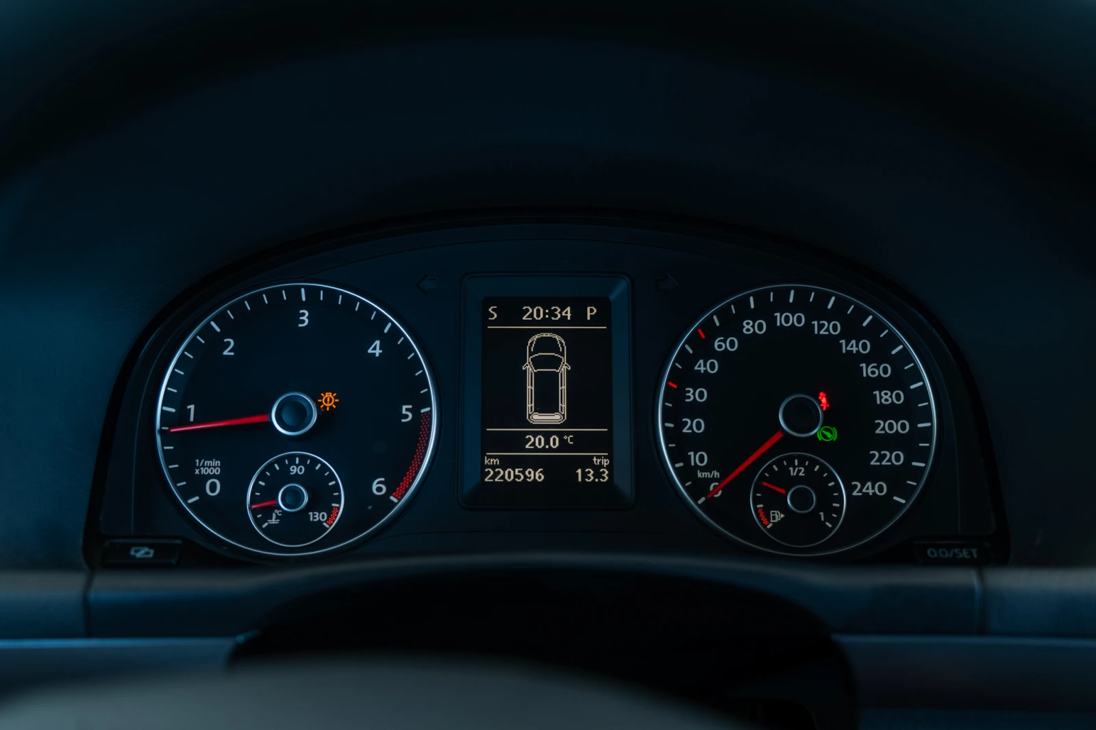 VW Touran 2.0TDI = DSG = 2012 = TOP = ГАРАНЦИЯ = ЛИЗИНГ, снимка 12 - Автомобили и джипове - 55482917