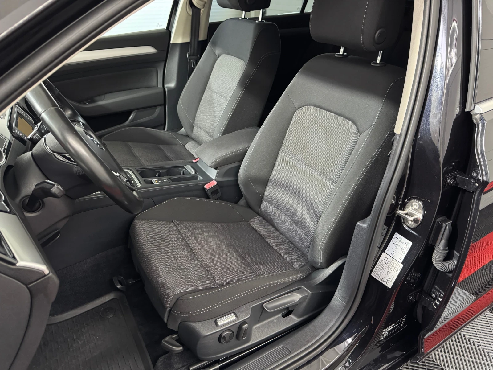 VW Passat 2.0 TDI 150 hp | EXECUTIVE | DISTRONIC | KEYLESS | Mobile.bg � ����������� 14