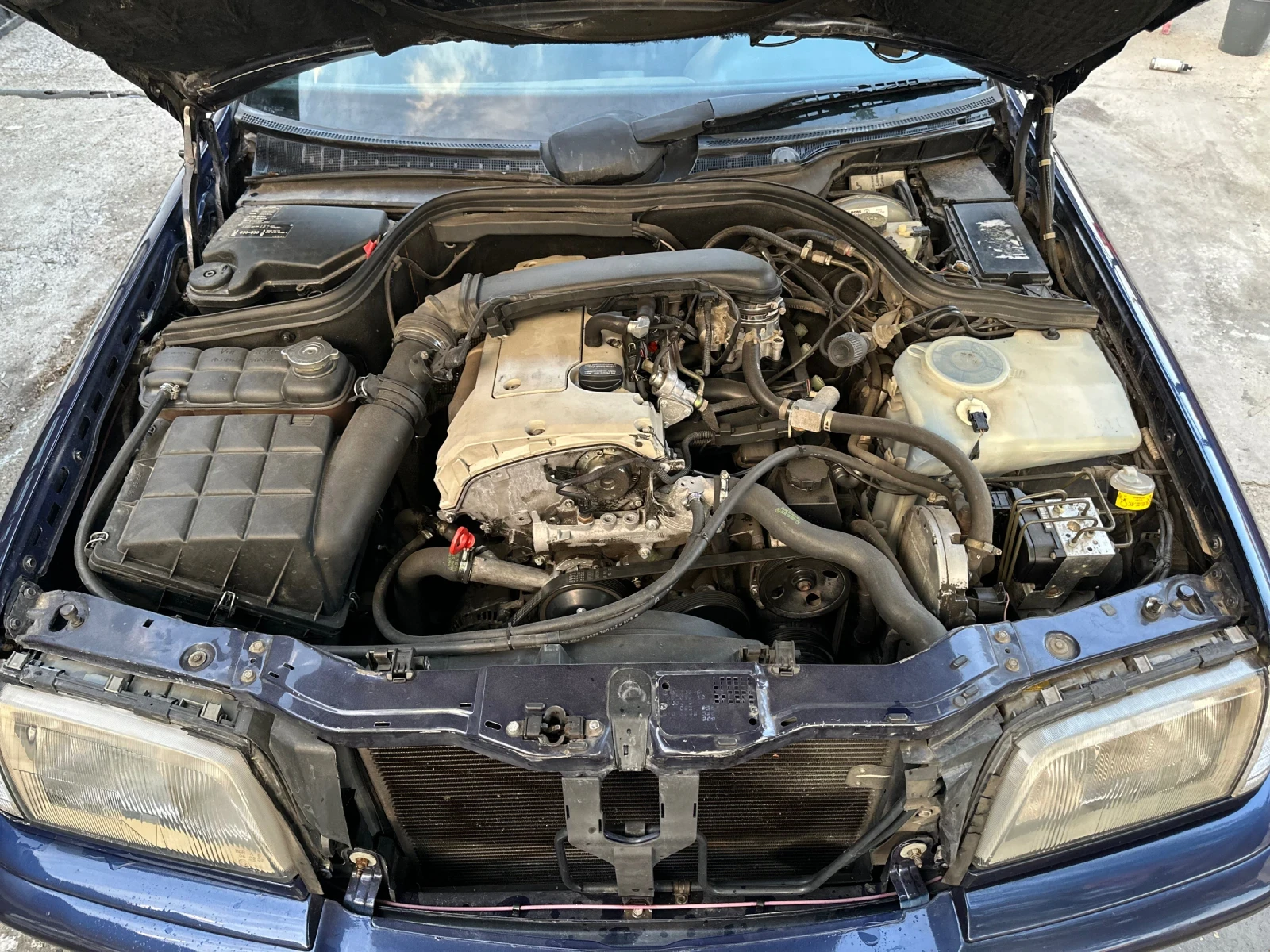 Mercedes-Benz C 180, снимка 14 - Автомобили и джипове - 55546925