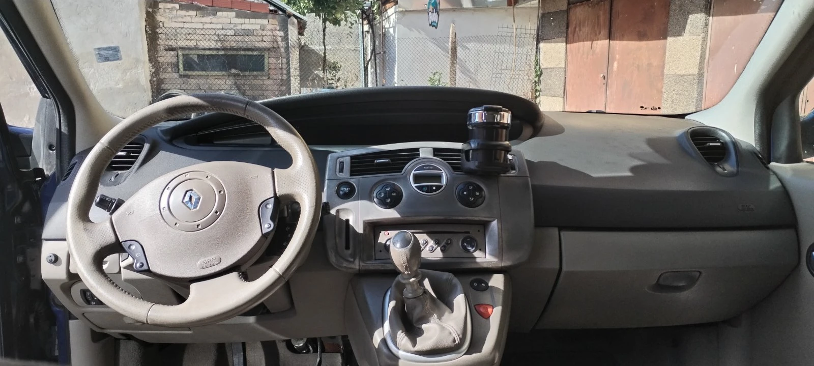 Renault Scenic, снимка 9 - Автомобили и джипове - 56638185