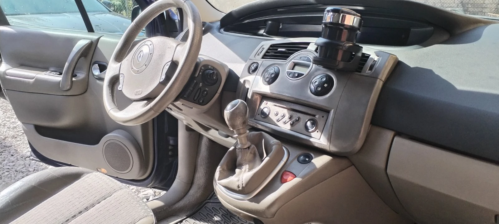 Renault Scenic, снимка 10 - Автомобили и джипове - 56638185