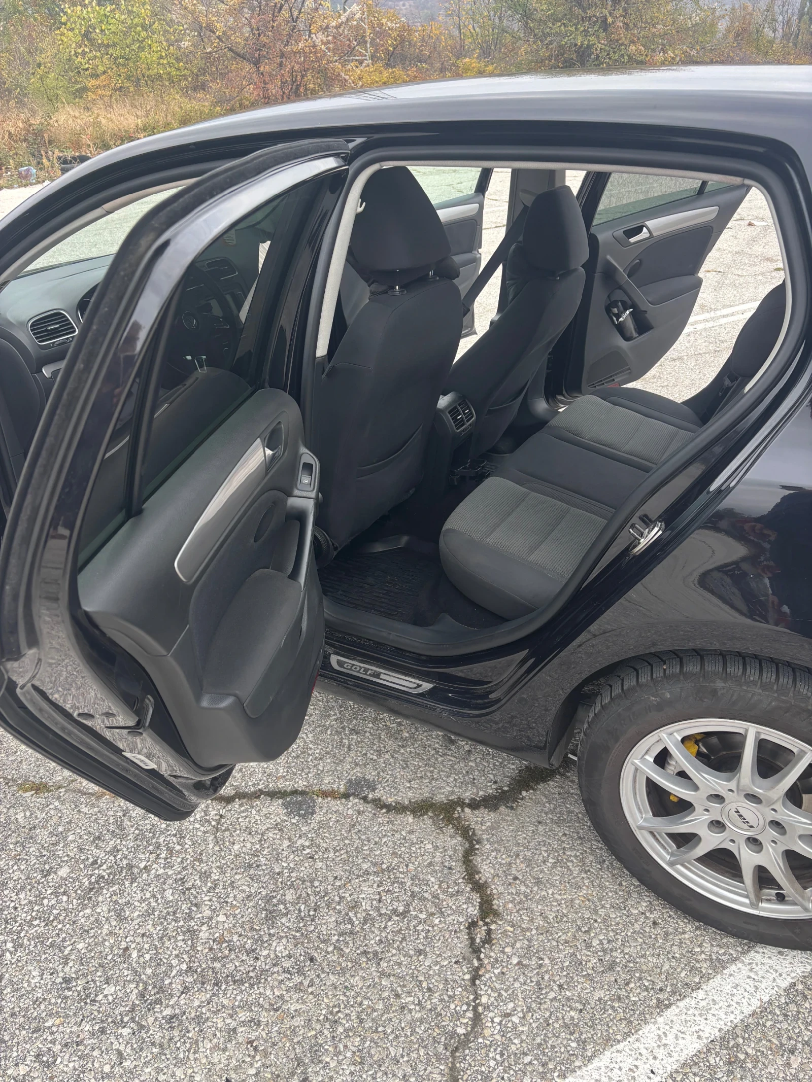 VW Golf, снимка 7 - Автомобили и джипове - 56649357